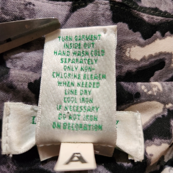 LAURE ASHLEY PETITE animal print jacket with rhinestones.  Size PM. Fully lined - Picture 7 of 7